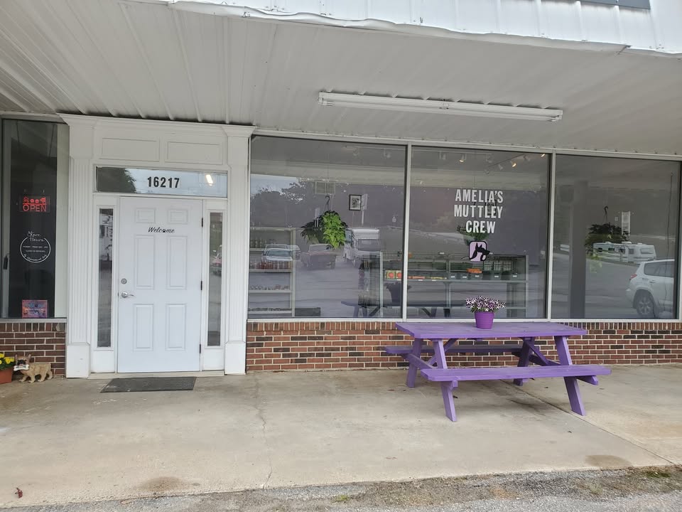 Amelia's Muttley Crew Grooming shop in Amelia Court House, Virginia